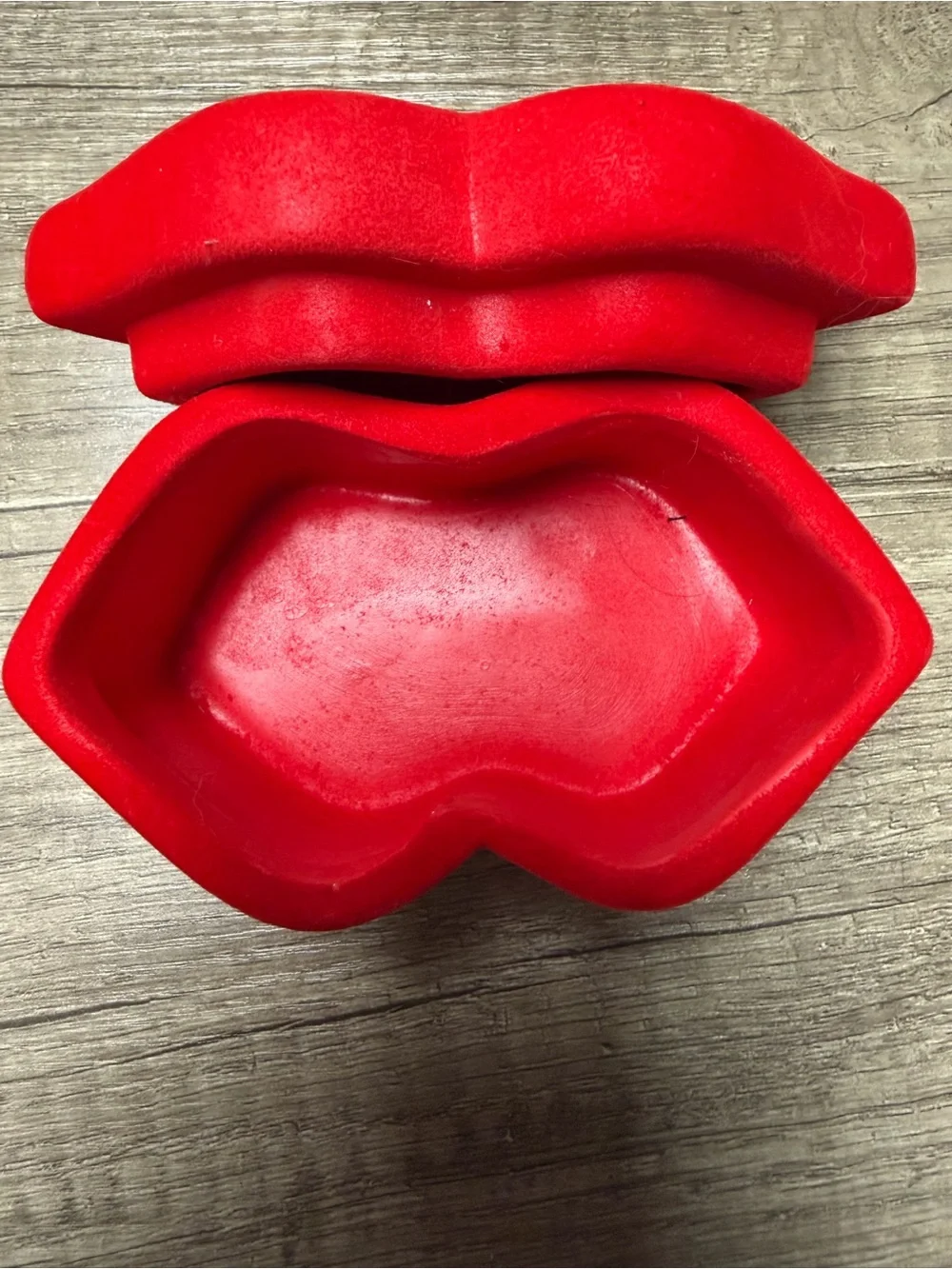 Red Lip-Shaped Velvet Makeup Case - Women Makeup